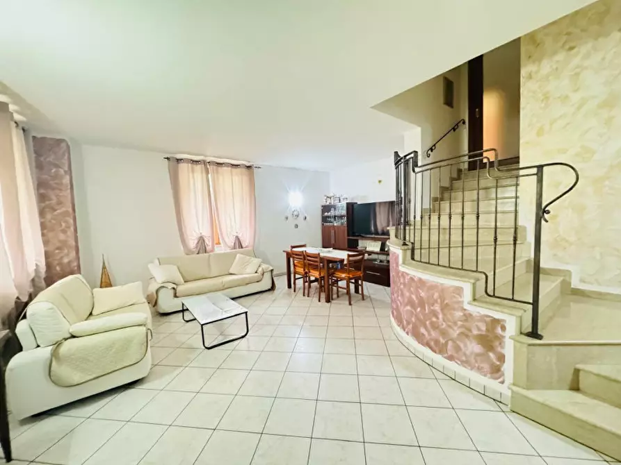 Immagine 6 di Villa in vendita  a Calvisano