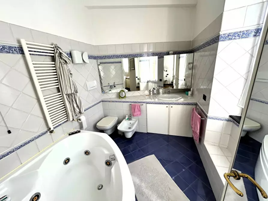 Immagine 14 di Appartamento in vendita  in Corso Giuseppe Mazzini a Camogli