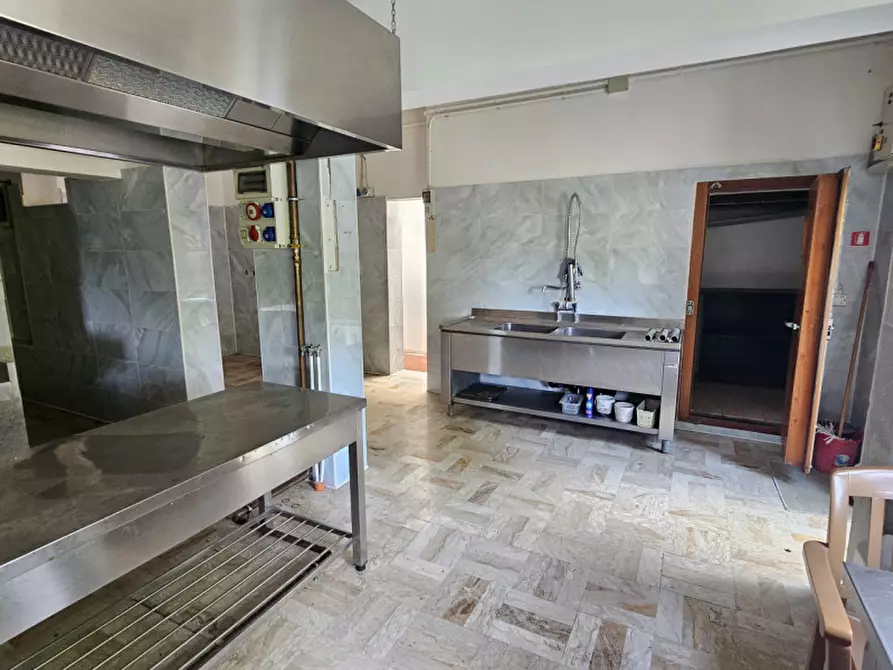 Immagine 13 di Attività commerciale in vendita  a Teolo