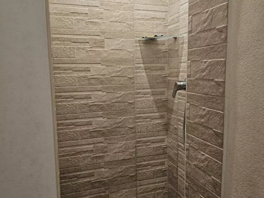 Immagine 19 di Attività commerciale in vendita  a Teolo