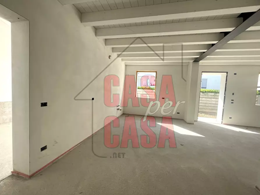 Immagine 1 di Casa trifamiliare in vendita  in Via Guglielmo Marconi a Borgo Veneto