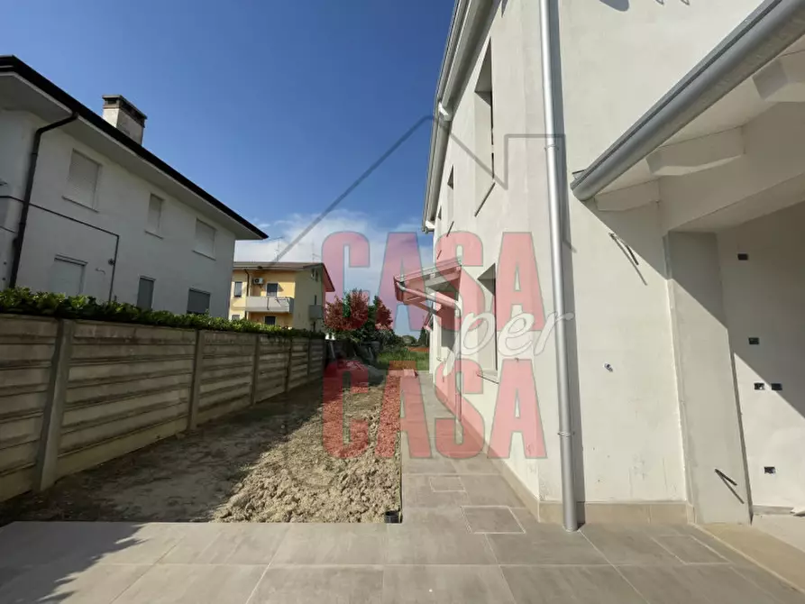 Immagine 7 di Casa trifamiliare in vendita  in Via Guglielmo Marconi a Borgo Veneto