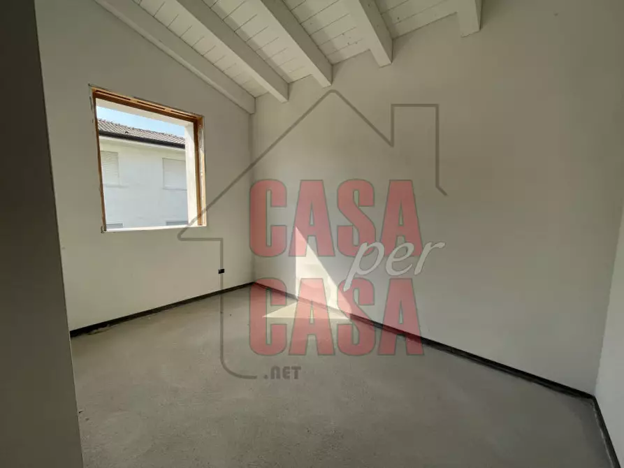 Immagine 9 di Casa trifamiliare in vendita  in Via Guglielmo Marconi a Borgo Veneto