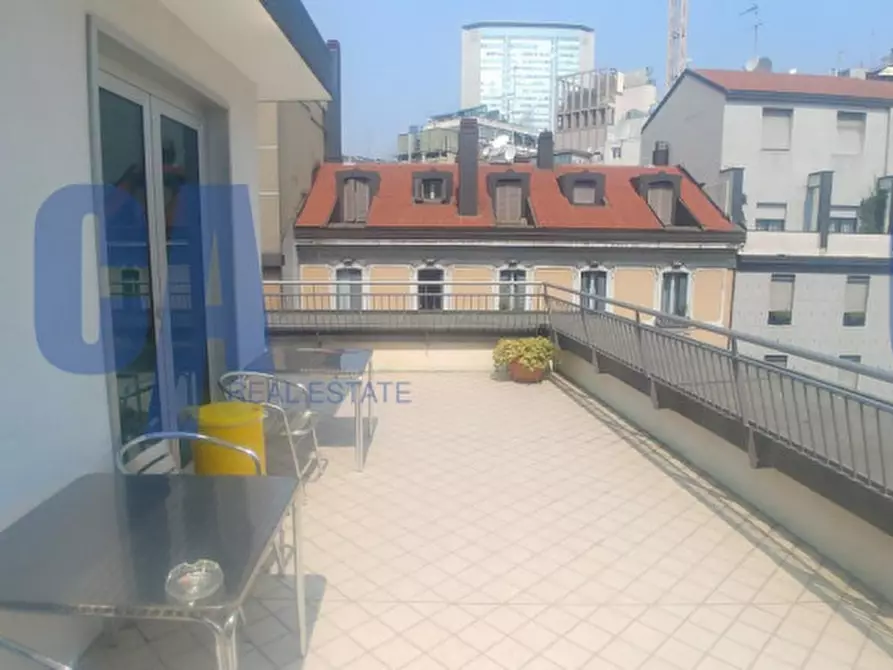 Immagine 2 di Ufficio in affitto  in VIA VITTOR PISANI a Milano