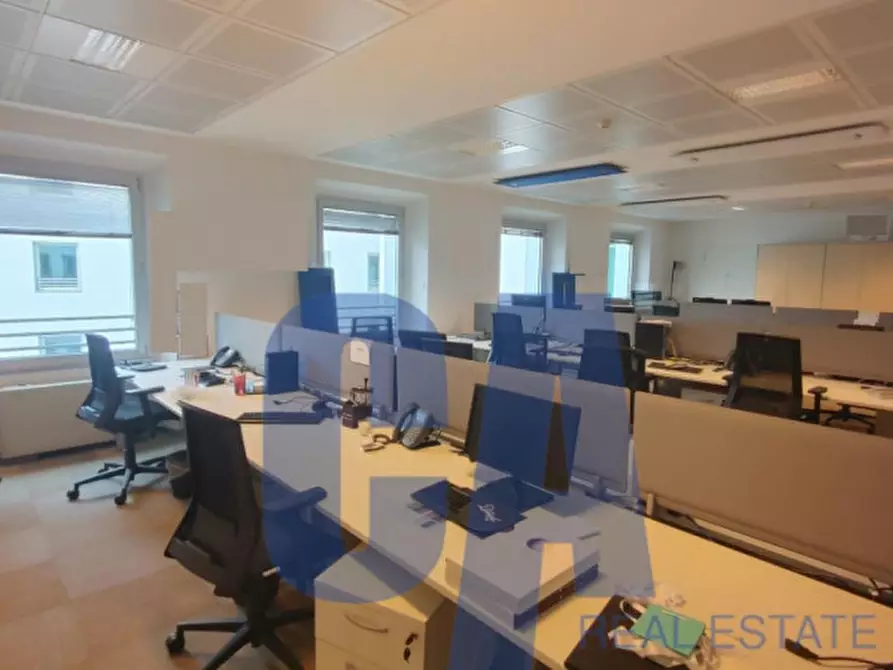 Immagine 1 di Ufficio in affitto  in VIA VITTOR PISANI a Milano