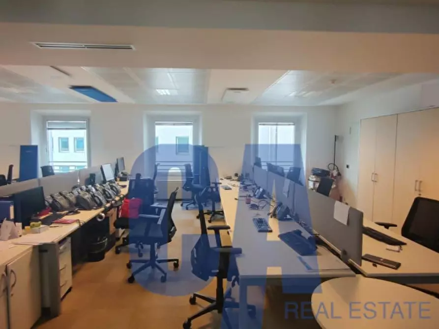 Immagine 10 di Ufficio in affitto  in VIA VITTOR PISANI a Milano