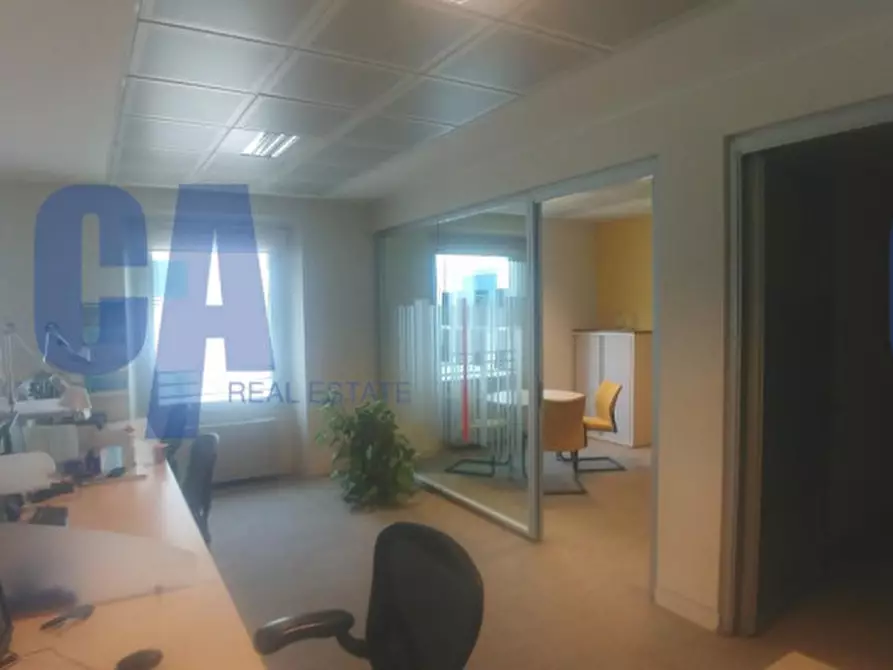 Immagine 15 di Ufficio in affitto  in VIA VITTOR PISANI a Milano