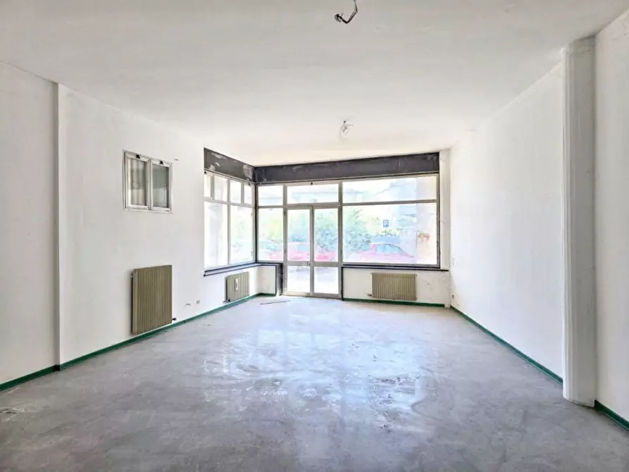 Immagine 4 di Negozio in vendita  in Via Ugo la Malfa, 31058 Susegana TV, Italia a Susegana