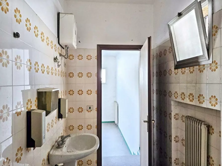 Immagine 7 di Negozio in vendita  in Via Ugo la Malfa, 31058 Susegana TV, Italia a Susegana