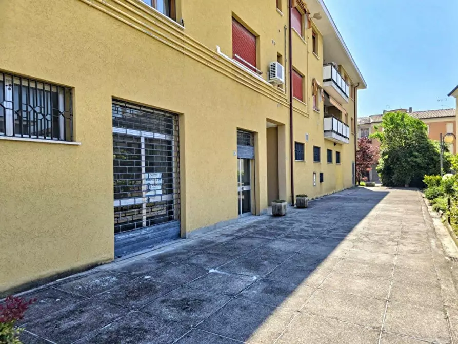 Immagine 8 di Negozio in vendita  in Via Ugo la Malfa, 31058 Susegana TV, Italia a Susegana