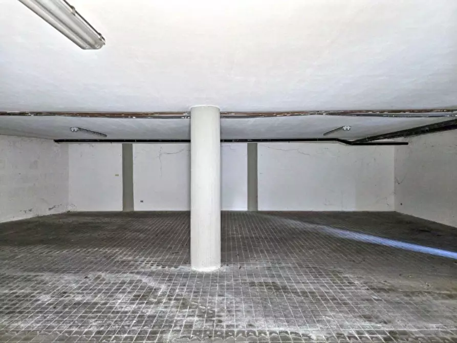 Immagine 15 di Negozio in vendita  in Via Ugo la Malfa, 31058 Susegana TV, Italia a Susegana