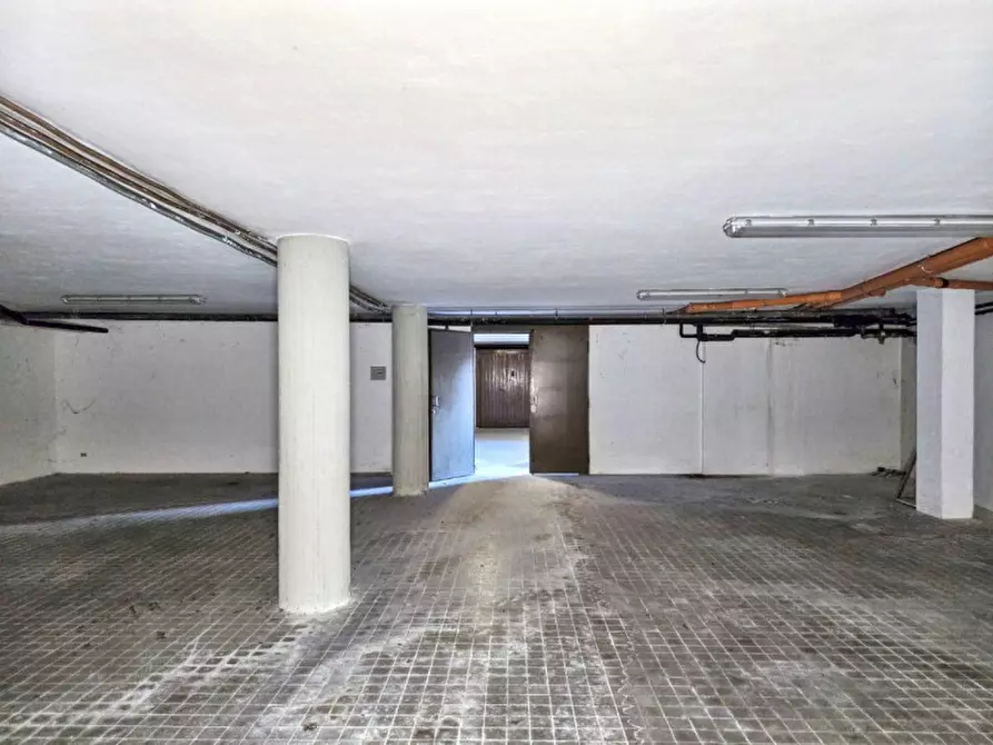 Immagine 17 di Negozio in vendita  in Via Ugo la Malfa, 31058 Susegana TV, Italia a Susegana