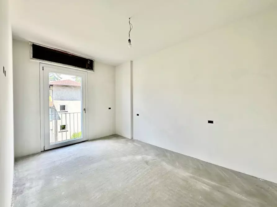 Immagine 4 di Appartamento in vendita  in Via Gratarolo a Salò