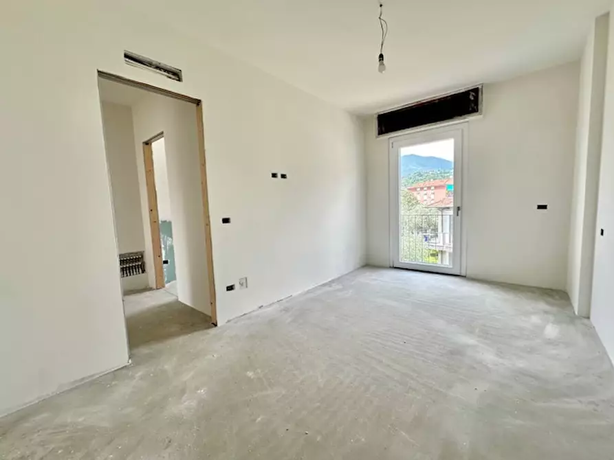 Immagine 5 di Appartamento in vendita  in Via Gratarolo a Salò