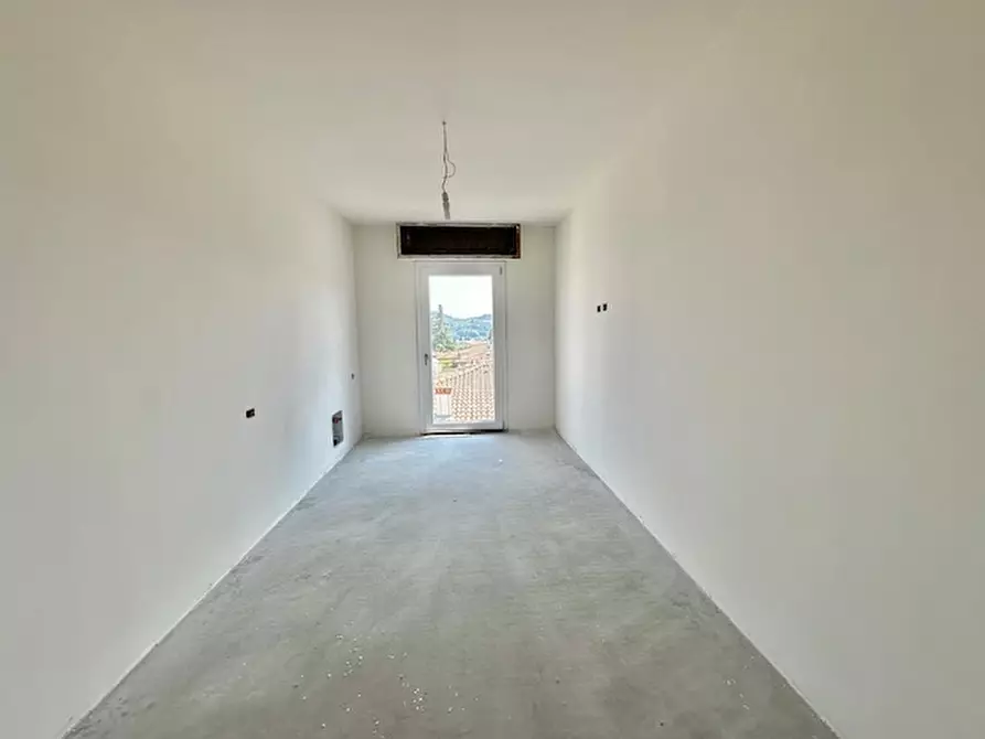 Immagine 8 di Appartamento in vendita  in Via Gratarolo a Salò