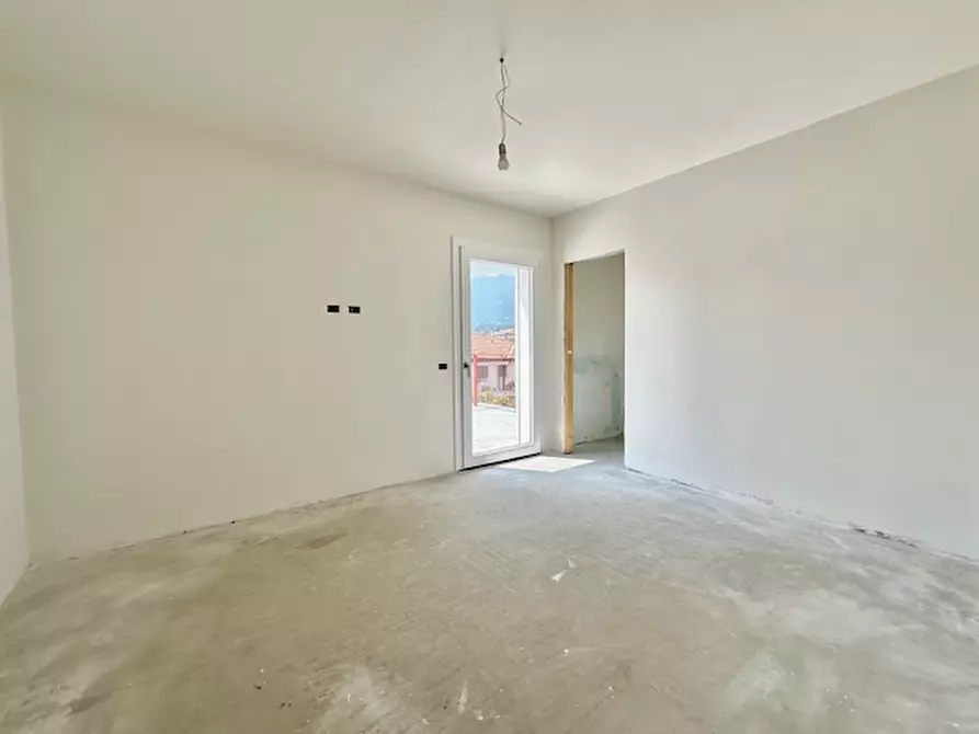 Immagine 9 di Appartamento in vendita  in Via Gratarolo a Salò