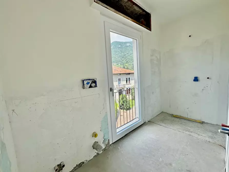 Immagine 11 di Appartamento in vendita  in Via Gratarolo a Salò