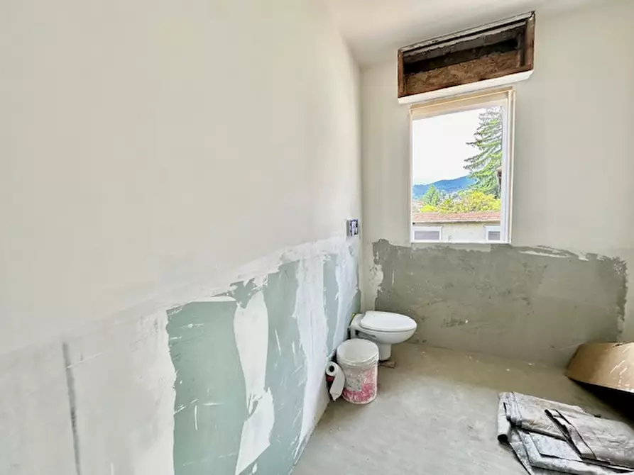 Immagine 12 di Appartamento in vendita  in Via Gratarolo a Salò