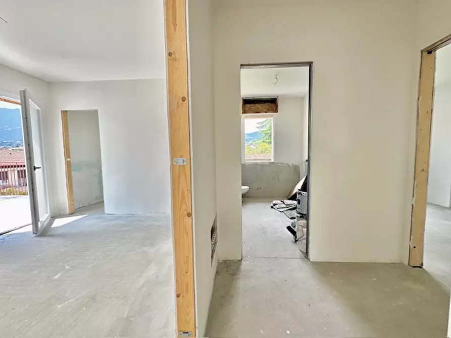 Immagine 13 di Appartamento in vendita  in Via Gratarolo a Salò