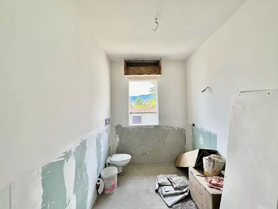 Immagine 14 di Appartamento in vendita  in Via Gratarolo a Salò