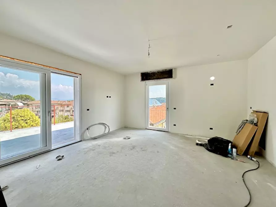 Immagine 3 di Appartamento in vendita  in Via Gratarolo a Salò