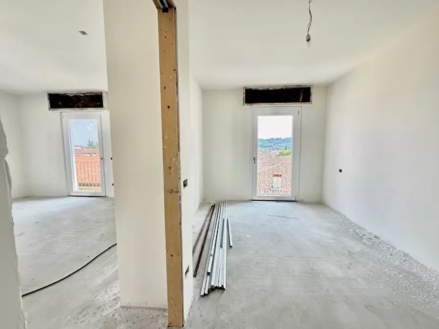 Immagine 6 di Appartamento in vendita  in Via Gratarolo a Salò