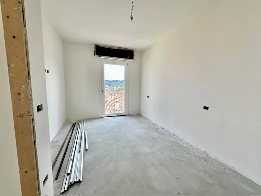 Immagine 7 di Appartamento in vendita  in Via Gratarolo a Salò