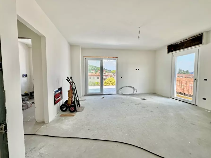 Immagine 8 di Appartamento in vendita  in Via Gratarolo a Salò