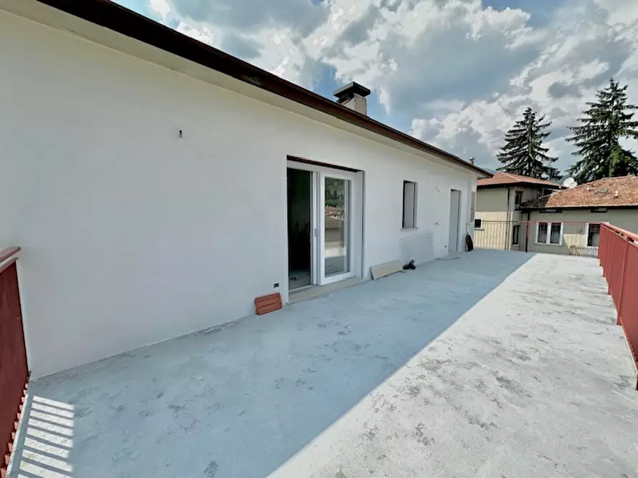 Immagine 9 di Appartamento in vendita  in Via Gratarolo a Salò