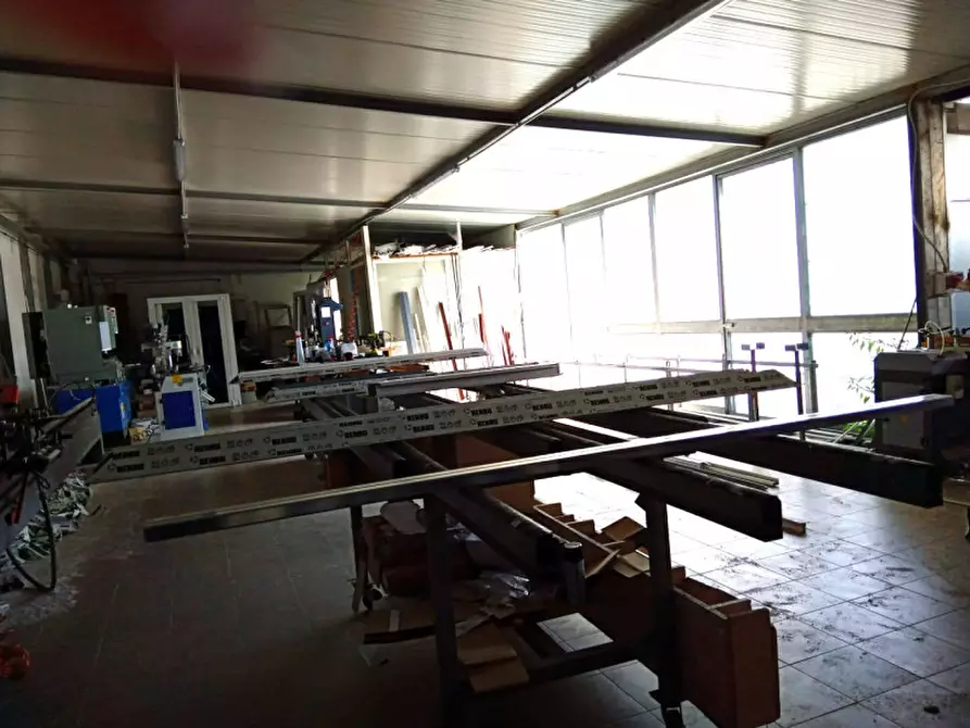 Immagine 9 di Capannone industriale in vendita  in Via Ancilla Marighetto a Roma