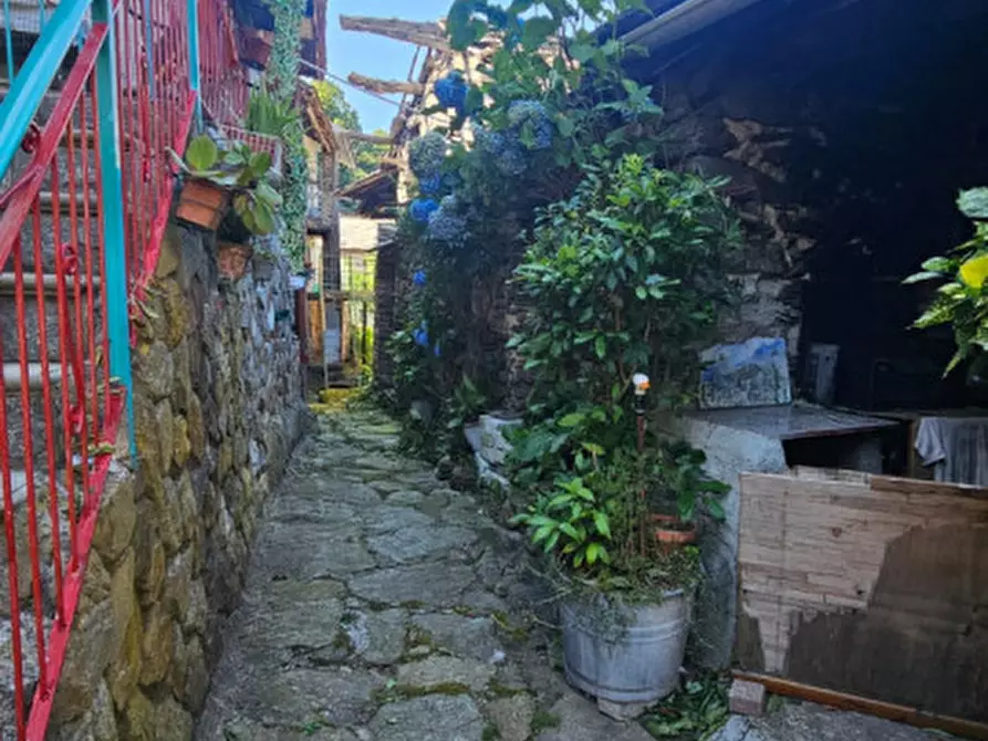 Immagine 12 di Rustico / casale in vendita  in Alpette a Alpette