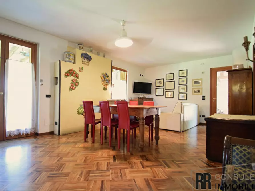 Immagine 1 di Villetta a schiera in vendita  in Via dei Peschi a Pescantina