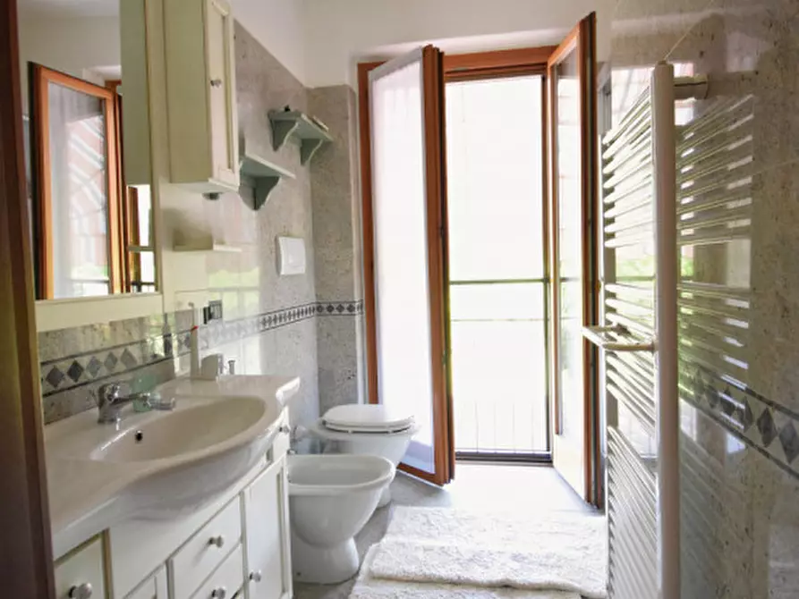 Immagine 13 di Villetta a schiera in vendita  in Via dei Peschi a Pescantina