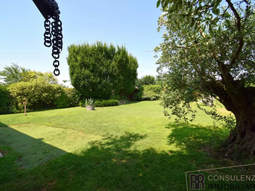 Immagine 19 di Villetta a schiera in vendita  in Via dei Peschi a Pescantina