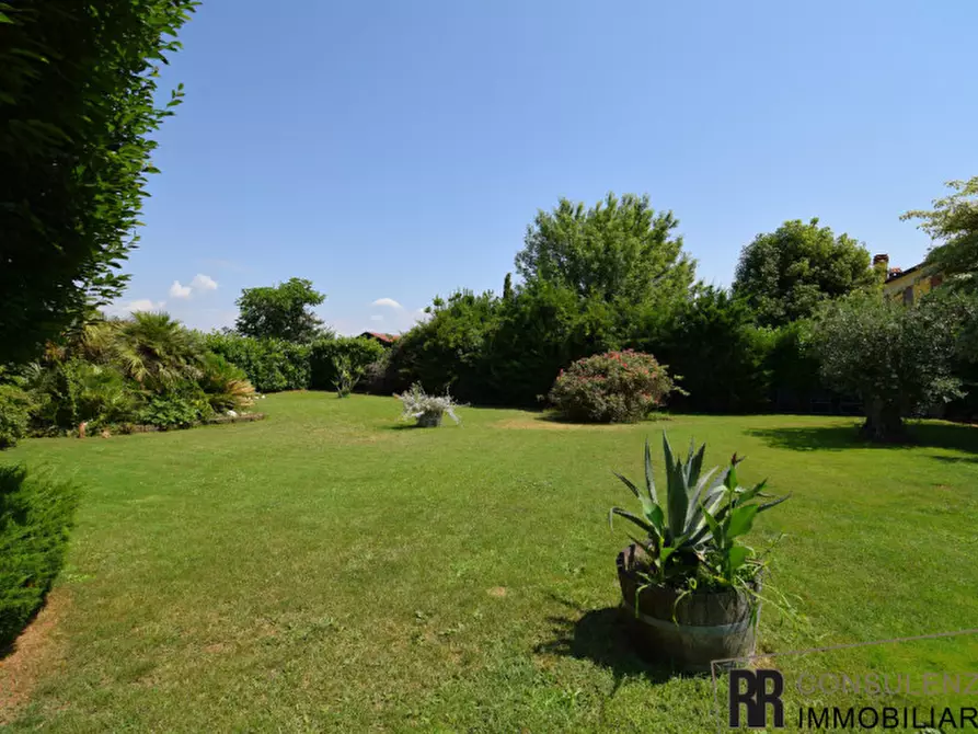 Immagine 21 di Villetta a schiera in vendita  in Via dei Peschi a Pescantina