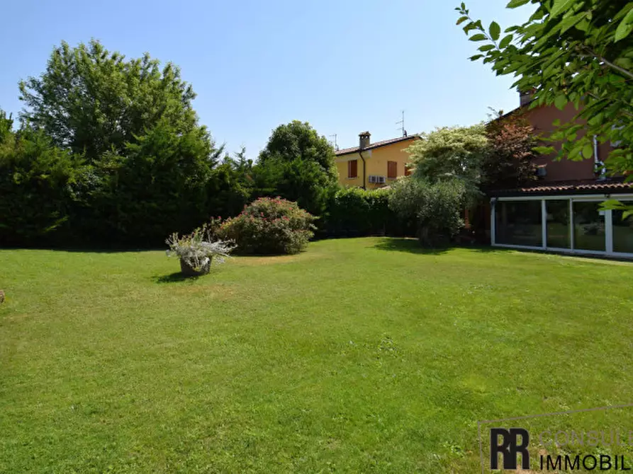 Immagine 22 di Villetta a schiera in vendita  in Via dei Peschi a Pescantina