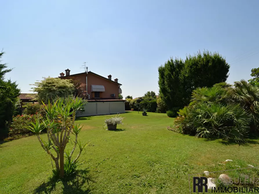 Immagine 23 di Villetta a schiera in vendita  in Via dei Peschi a Pescantina