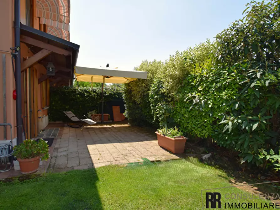 Immagine 24 di Villetta a schiera in vendita  in Via dei Peschi a Pescantina