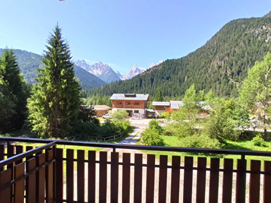 Immagine 11 di Appartamento in vendita  in Via Ligonto,72 a Auronzo Di Cadore