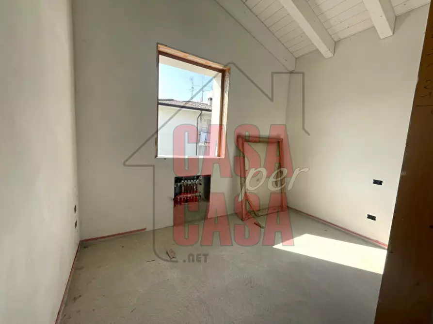 Immagine 6 di Casa trifamiliare in vendita  in Via Guglielmo Marconi a Borgo Veneto