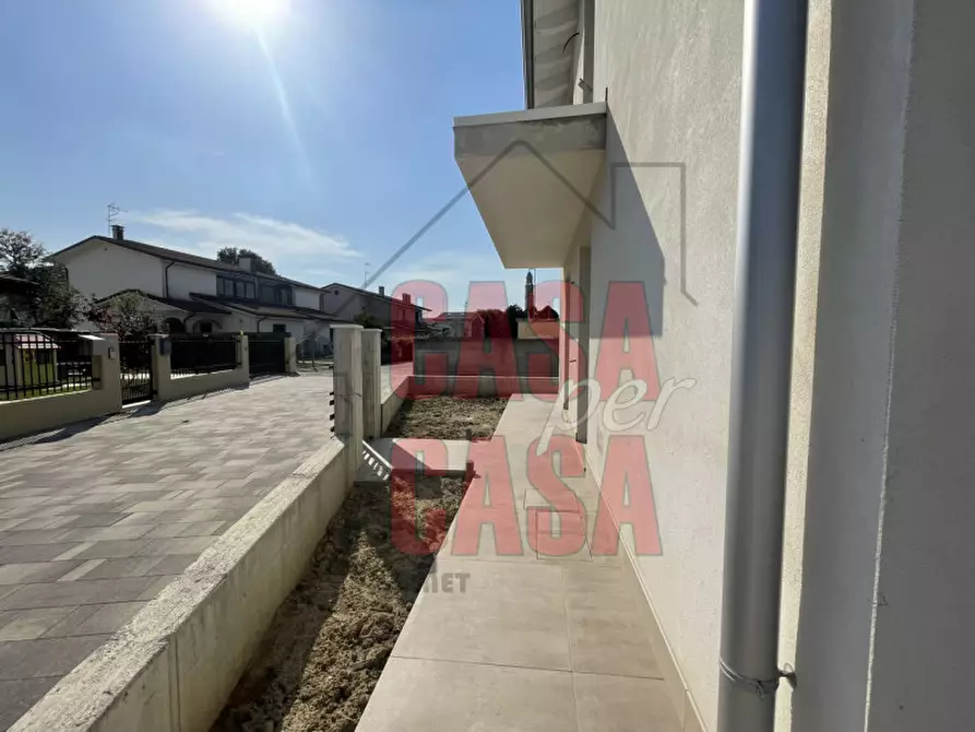 Immagine 9 di Casa trifamiliare in vendita  in Via Guglielmo Marconi a Borgo Veneto