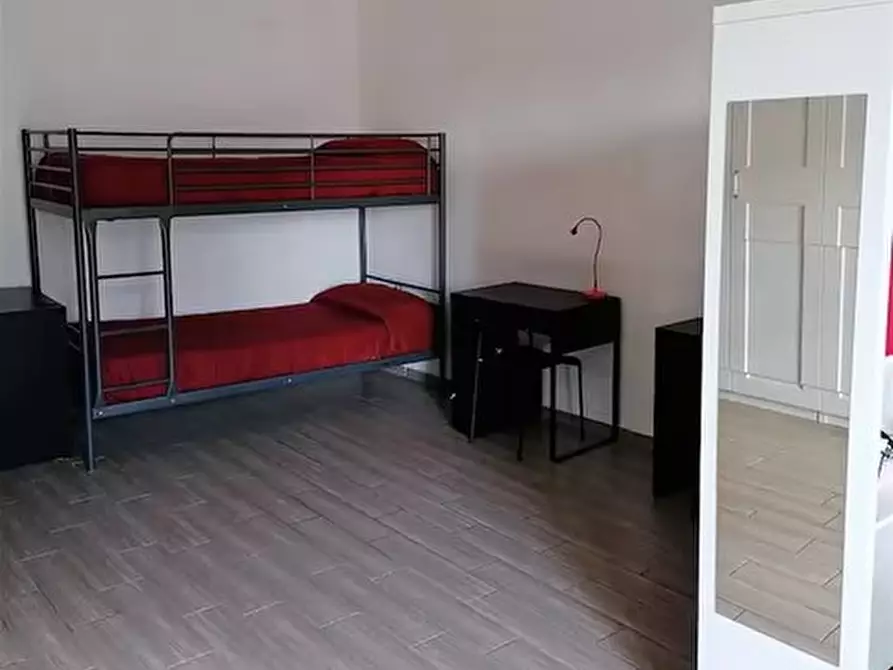 Immagine 4 di Appartamento in affitto  in via santa teresella degli spagnoli 1 a Napoli