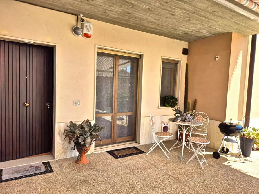 Immagine 3 di Appartamento in vendita  in Via Ezio Vignoli a Passignano Sul Trasimeno