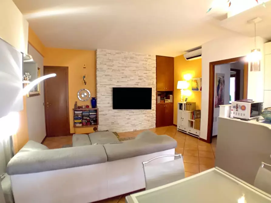 Immagine 6 di Appartamento in vendita  in Via Ezio Vignoli a Passignano Sul Trasimeno