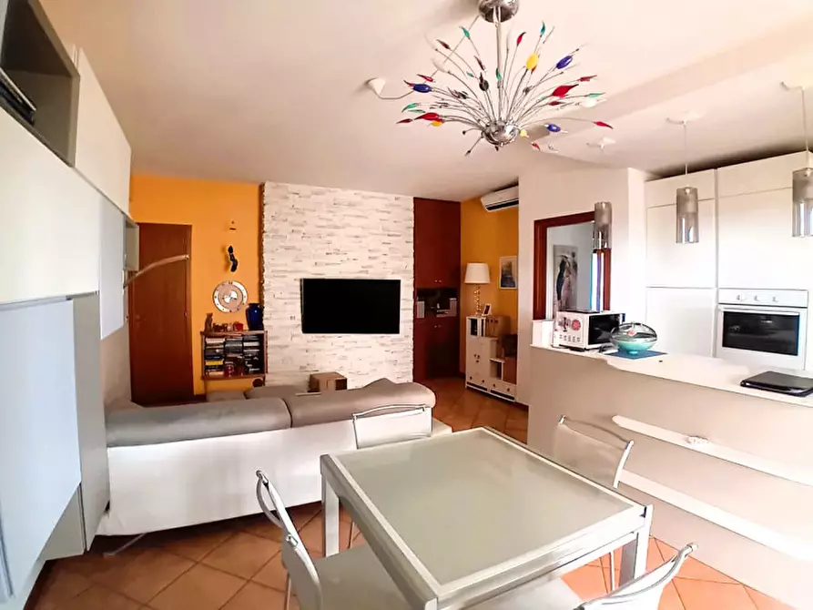 Immagine 7 di Appartamento in vendita  in Via Ezio Vignoli a Passignano Sul Trasimeno