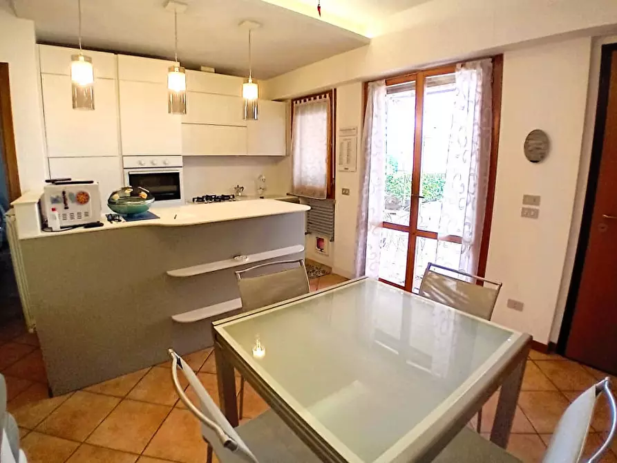 Immagine 8 di Appartamento in vendita  in Via Ezio Vignoli a Passignano Sul Trasimeno