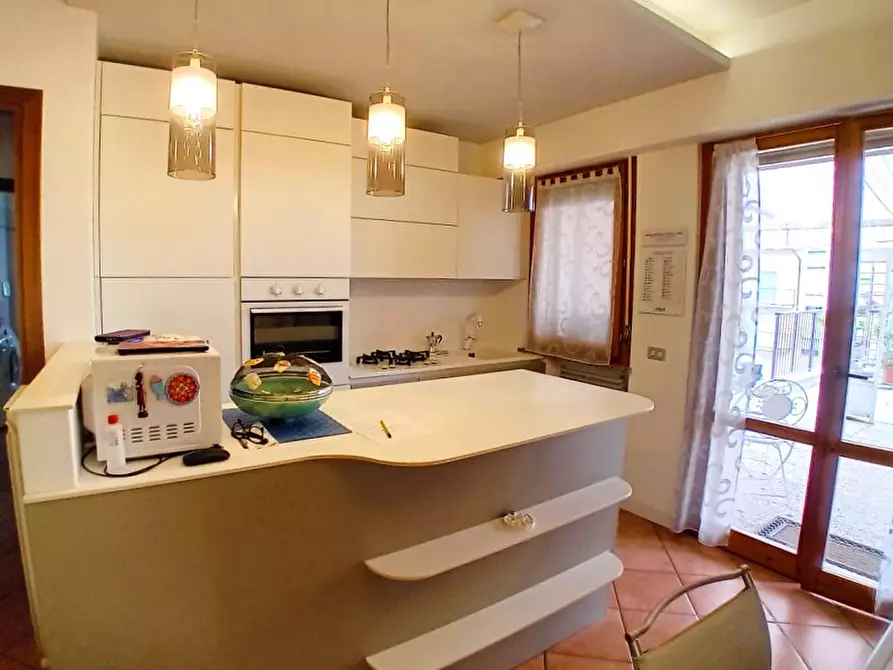 Immagine 9 di Appartamento in vendita  in Via Ezio Vignoli a Passignano Sul Trasimeno