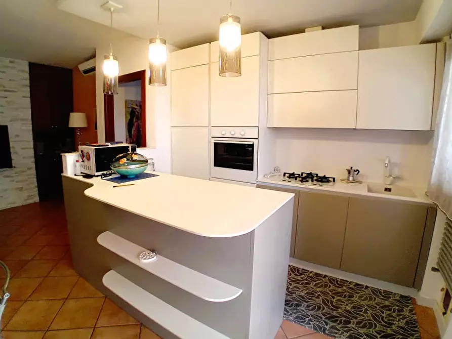 Immagine 10 di Appartamento in vendita  in Via Ezio Vignoli a Passignano Sul Trasimeno