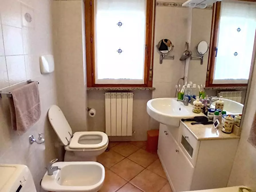 Immagine 14 di Appartamento in vendita  in Via Ezio Vignoli a Passignano Sul Trasimeno