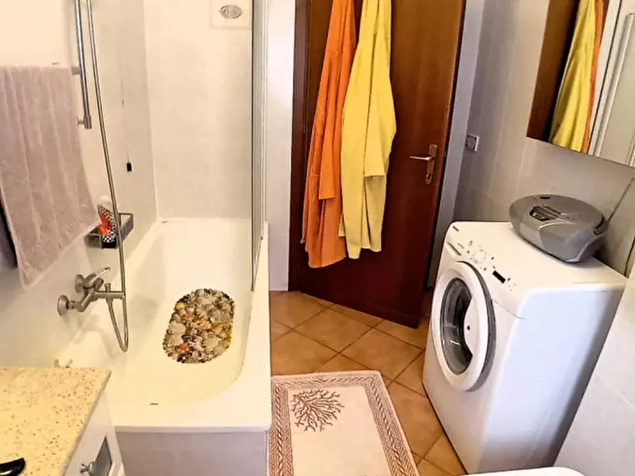 Immagine 15 di Appartamento in vendita  in Via Ezio Vignoli a Passignano Sul Trasimeno